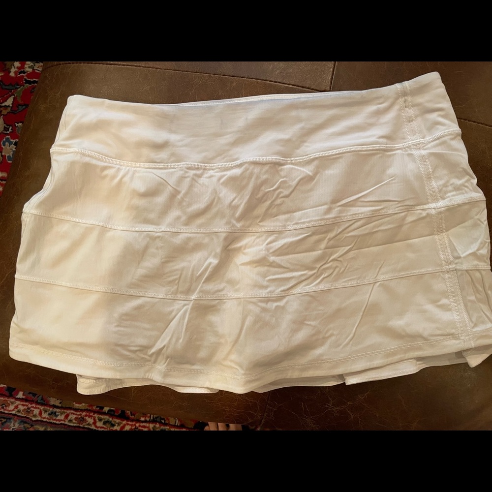 Lululemon Pace Rival Mid-Rise Skirt. White sz12